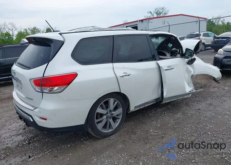 2015 Nissan Pathfinder Platinum z USA, uszkodzony, nr VIN 5N1AR2MN5FC711062